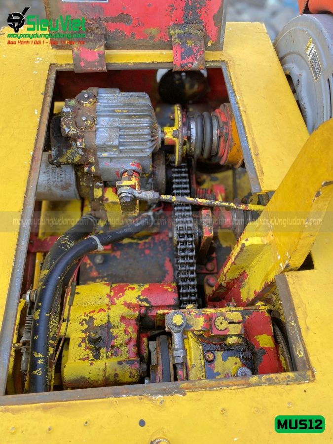 Xe lu rung nhỏ 1.2 Tấn Meiwa MUS12 Nhật Bản (629)