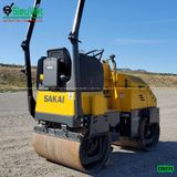 Xe lu rung nhỏ 1.5 tấn Sakai CR271 Nhật Bản