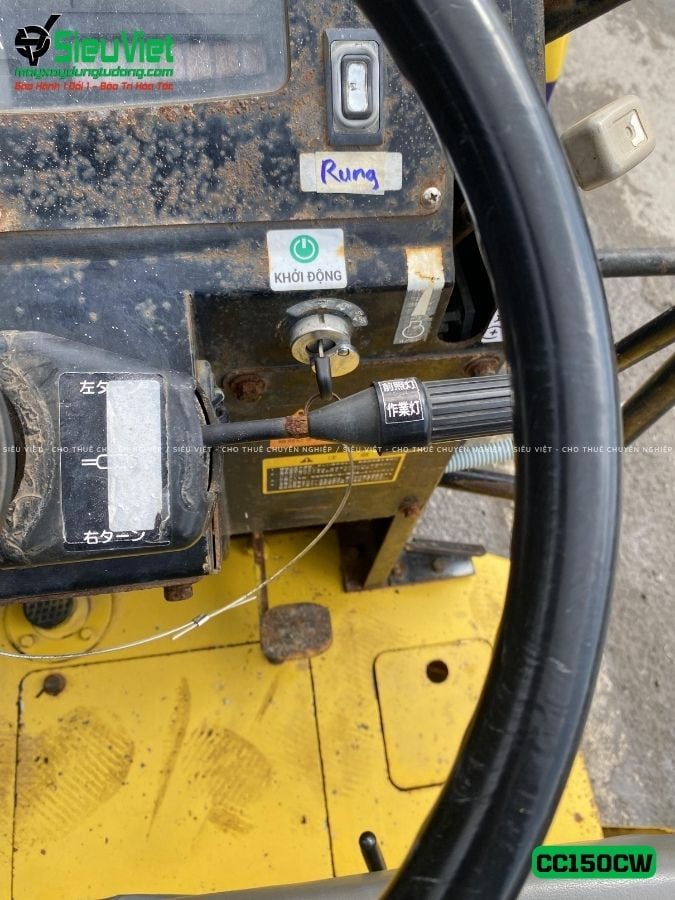 Xe lu rung nhỏ 3.6 tấn Hitachi CC150CW Nhật Bản (10161)