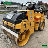 Xe lu rung 2.4 Tấn Dynapac CC122C Thuỵ Điển