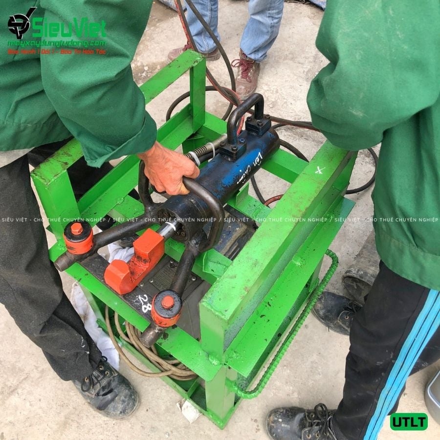 Cho thuê máy uốn sắt thuỷ lực cầm tay giá tốt - Máy sẵn kho, giao trong ngày