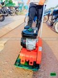 (Cho Thuê Ngày) Máy đầm bàn 50-59Kg DB5 Nhật Bản - Động cơ xăng