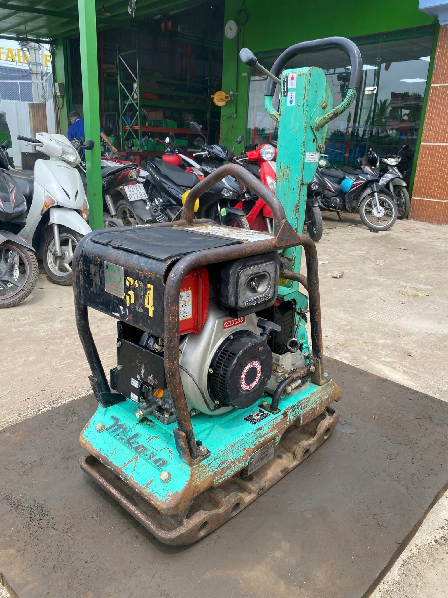 Cũ, Loại 2 - Máy đầm bàn thuỷ lực DBTL34 300-400Kg - Dầu Diesel