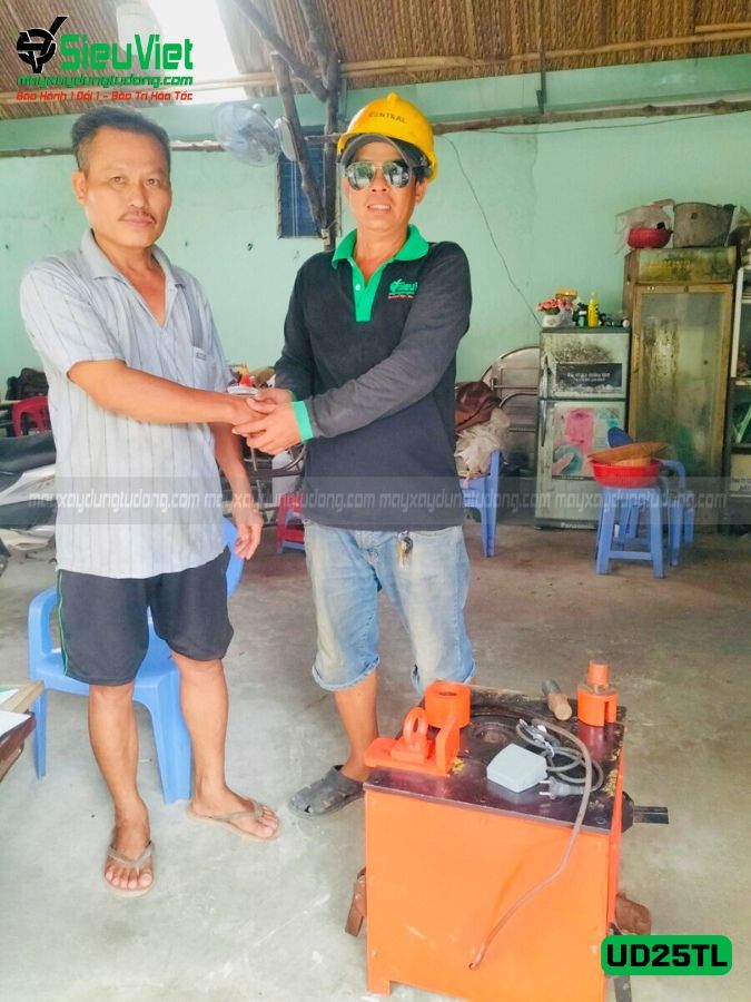 (Cũ) Máy uốn sắt phi 25 UD25 Hàn Quốc thanh lý giá tốt - Điện 220V, 1 Pha