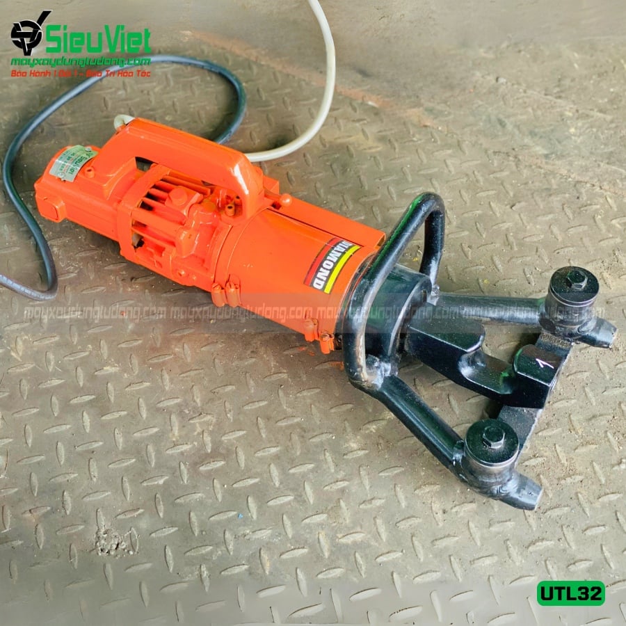 (Cho Thuê Ngày) Máy uốn sắt cầm tay phi 16-32 UTL32 Nhật Bản - Điện 220V, 1 Pha