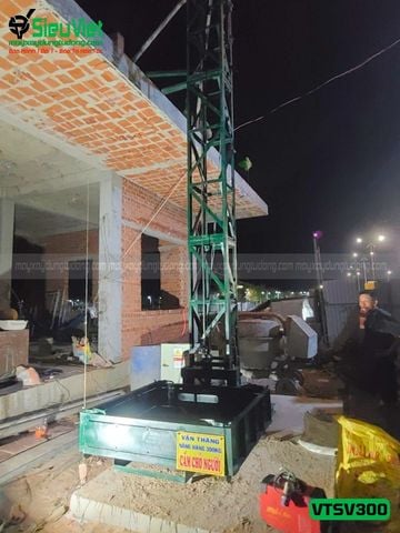 Vận thăng nâng hàng 300Kg cao 22m (Điện 220V, 1 phase)