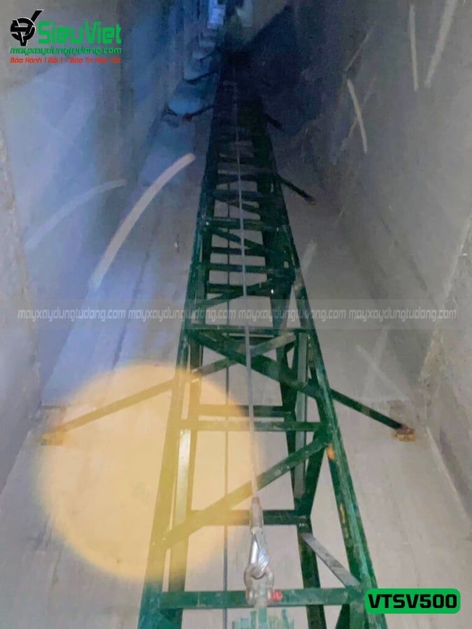 Cho thuê vận thăng Cao 51M 500kg VTSV500 - Điện 380v, 3 pha