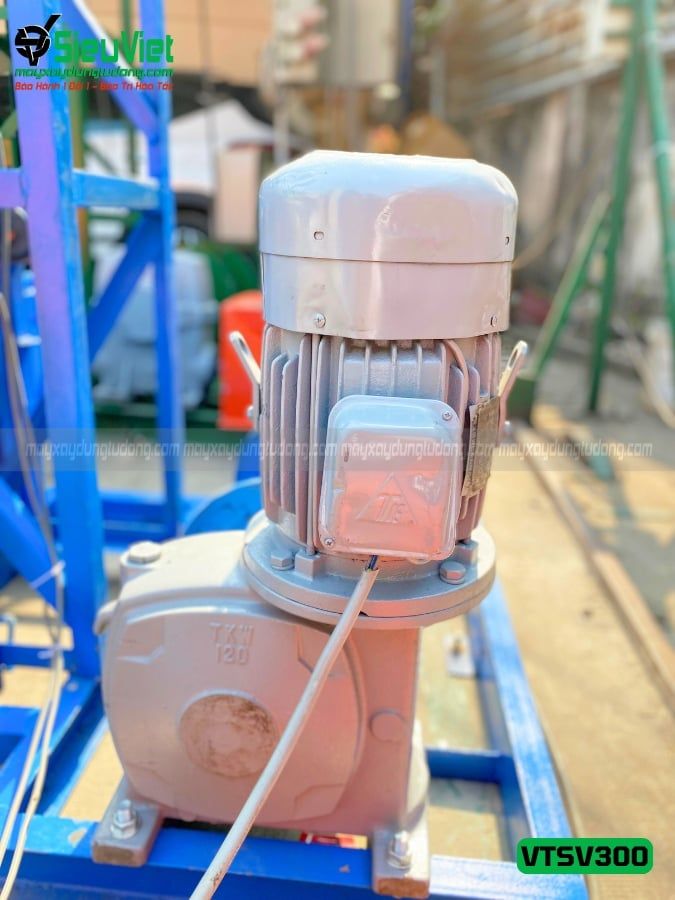 Vận thăng nâng hàng 300Kg cao 24m (Điện 220V, 1 phase)