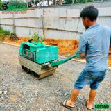 (Cho Thuê Tuần) Xe lu dắt tay 550Kg Nhật Bản - Động cơ Diesel