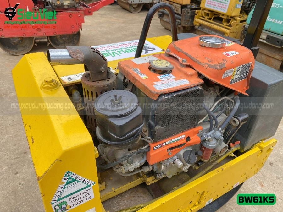 Xe lu rung dắt tay 600Kg Bomag BW61KS Đức