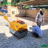 (Cho Thuê Tháng) Xe lu dắt tay 600Kg Nhật Bản - Động cơ Diesel