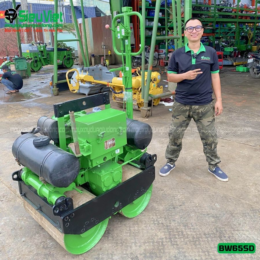 Xe lu rung dắt tay 700Kg Bomag BW65SD Đức