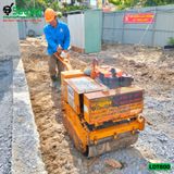 (Cho Thuê Tháng) Xe lu dắt tay 800Kg Nhật Bản - Động cơ Diesel