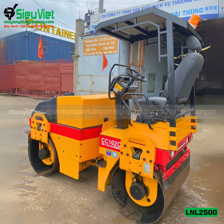 (Cho Thuê Ngày) Xe lu rung 2.5 tấn Nhật Bản (Sakai, Hitachi, Bomag...)