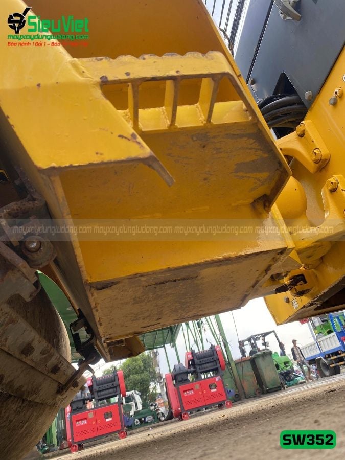 Xe lu rung nhỏ 2.8 tấn Sakai SW352 Nhật Bản (VSW3010160)