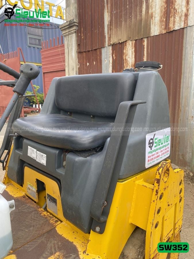 Xe lu rung nhỏ 2.8 tấn Sakai SW352 Nhật Bản (VSW3010160)