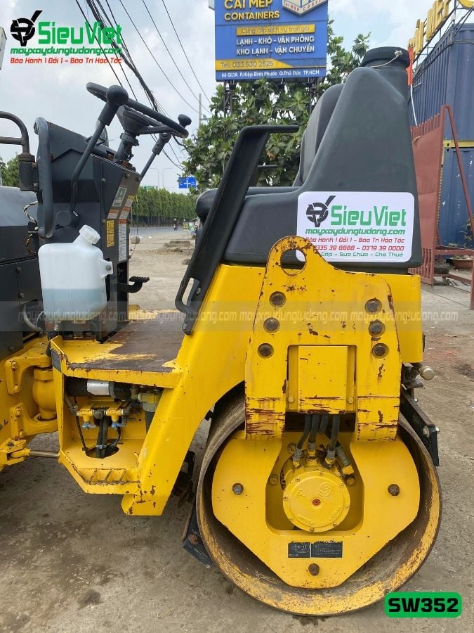 Xe lu rung nhỏ 2.8 tấn Sakai SW352 Nhật Bản (VSW3010160)