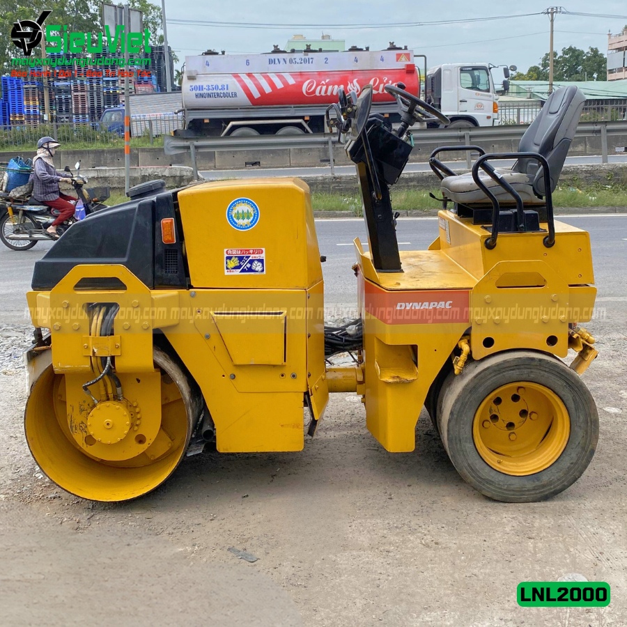 (Cho Thuê Ngày) Xe lu rung 2 tấn Nhật Bản (Sakai, Hitachi, Bomag...)