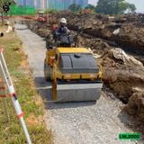 (Cho Thuê Ngày) Xe lu rung 2 tấn Thụy Điển - Động cơ Diesel