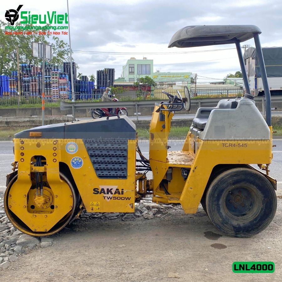 Thuê Tháng Xe lu rung 4 tấn Nhật Bản (Sakai, Hitachi, Bomag...)