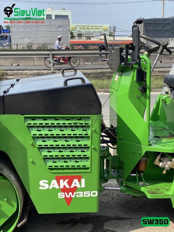 Xe lu rung nhỏ 2.8 tấn Sakai SW350-1 Nhật Bản (VSW1410493)