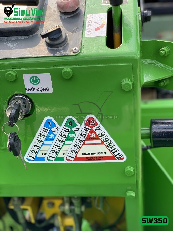 Xe lu rung nhỏ 2.8 tấn Sakai SW350-1 Nhật Bản (VSW1410493)
