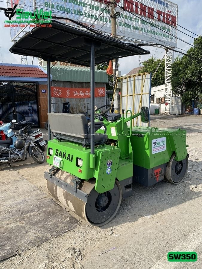 Xe lu rung nhỏ 2.8 tấn Sakai SW350 Nhật Bản (VSW510488)