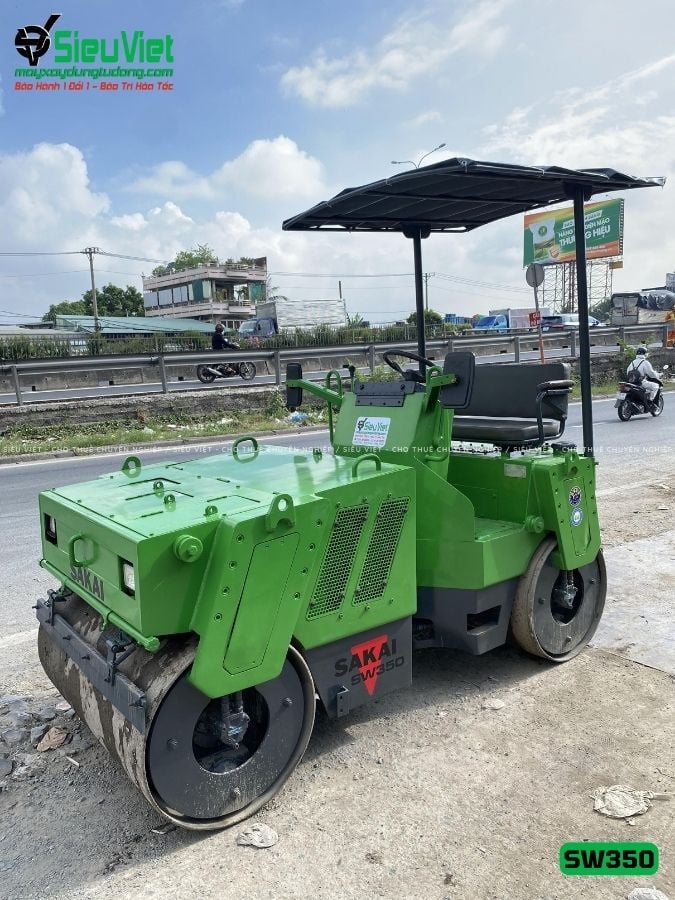 Xe lu rung nhỏ 2.8 tấn Sakai SW350 Nhật Bản (VSW510488)