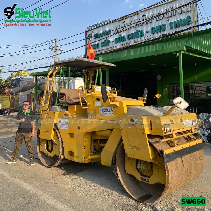 Xe lu rung ngồi lái 7 Tấn Sakai SW650 Nhật Bản