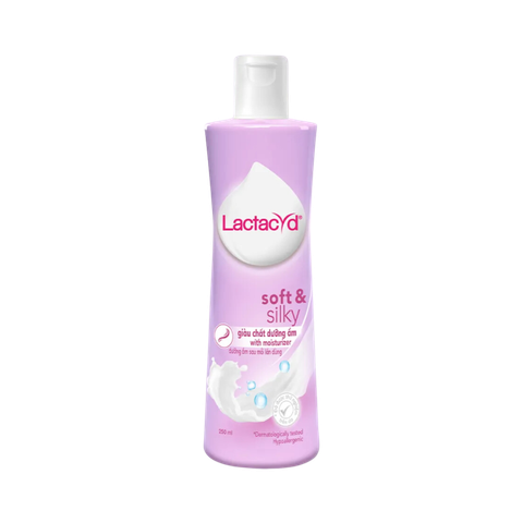 Dung dịch vệ sinh phụ nữ Lactacyd Soft & Silky 250ml