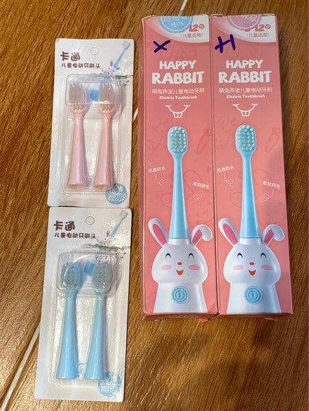 Set bàn chải điện hình thỏ (Pin, 2 đầu chải)