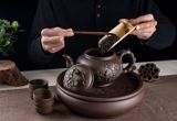  BỘ ẤM TRÀ ĐẤT SÉT TÍM CAO CẤP Chất liệu: đất sét Ấm trà: 14cm*22,5cm. 