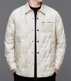  ÁO KHOÁC THỜI TRANG NAM CAO CẤP Chất liệu sản phẩm: Lớp trên: 100% sợi polyester  Lớp dưới: 100% polyester (trừ vật liệu không có sợi)  Lót bông: lông vũ (hàm lượng giảm 90%) 