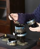  Bộ pha trà lười tự động tại nhà  Chất liệu sứ + bộ lọc thép không gỉ 