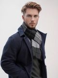  KHĂN LEN CHOÀNG CỔ THỜI TRANG NAM CAO CẤP Chất liệu sản phẩm: sợi polyester 100% Kích thước sản phẩm: 170x30cm 