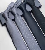  CÀ VẠT NAM CAO CẤP Dệt nhuộm tỉ mỉ, sắc nét. Vải: Sợi polyester cao cấp, bền đẹp, không nhăn 