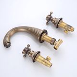  VÒI RỬA BỒN RỬA MẶT CÁ HEO VÀNG Nguyên liệu chính: Tất cả đồng 