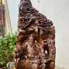 Cụ thần trà gỗ bách xanh Tượng đục tay tỉ mỉ,thần thái đẹp Kích thước chưa gồm kỷ:cao55x30x12