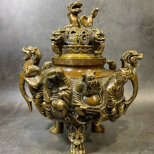  LƯ  ĐỒNG  BÁT TIÊN  ĐỒNG CŨ tích nổi. Quai giảo long Nắp nghê vờn cầu. Nặng 1.7kg mộc triện 