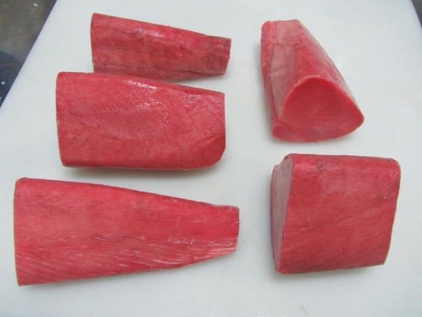  Yellowfin tuna cut into various types (Loin, Steak, Saku, Fillet, Cube,...) 