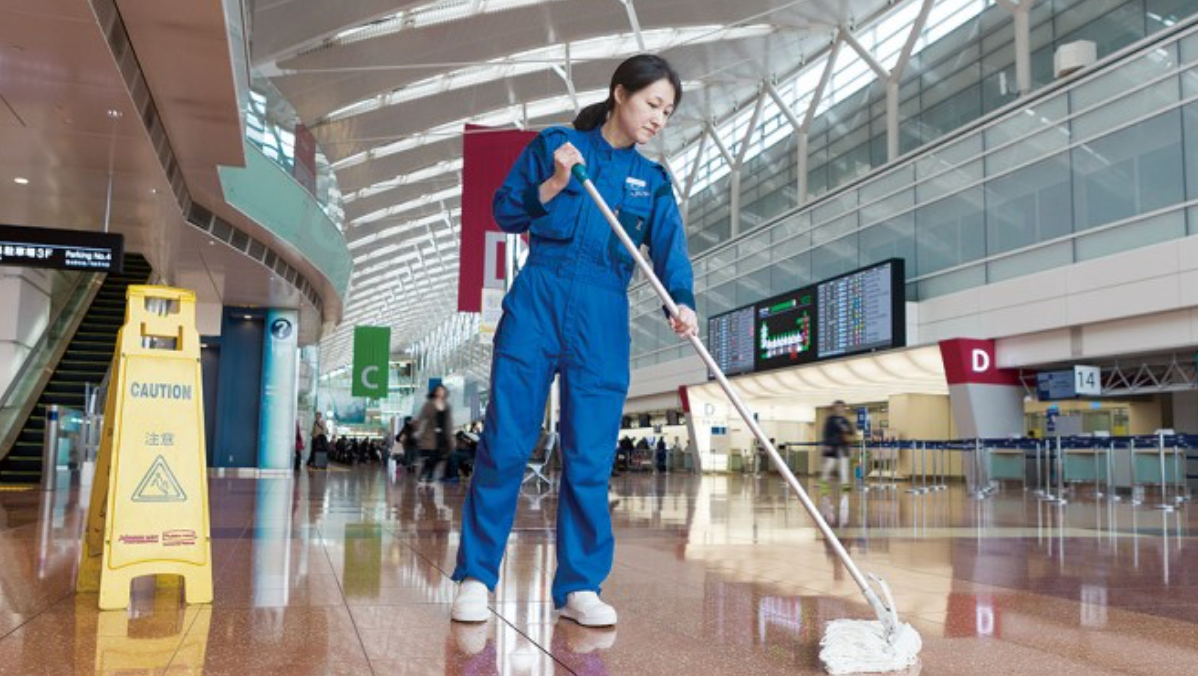  Nhân viên dọn dẹp khách sạn 