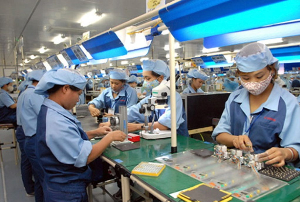  Nhân viên lắp ráp linh kiện điện tử 