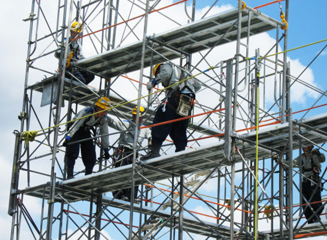  Nhân viên xây dựng giàn giáo 