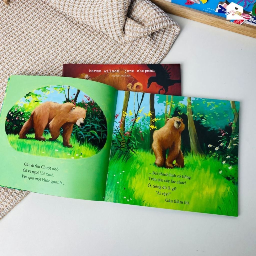  Sách Combo song ngữ Gấu hòa đồng (5 cuốn: Gấu có bạn mới, Gấu nói cảm ơn, Gấu đón giáng sinh,Gấu say ngủ,Gấu không ngủ được) 