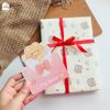 Gói quà kèm nơ và thiệp viết tay theo yêu cầu