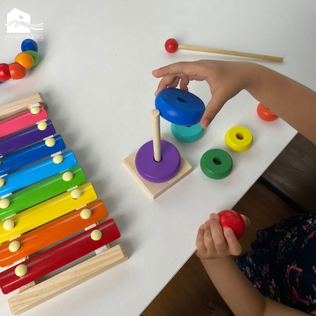  Đồ chơi MONTESSORI - Tháp cầu vồng gỗ size nhỏ cho bé - Thả hình tháp chồng mini 7 màu 