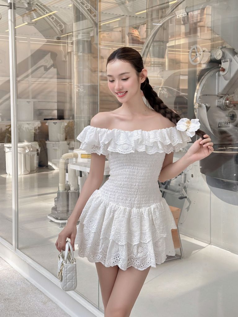 Váy thiết kế trễ vai moking eo dáng váy xoè tầng phong cách tiểu thư