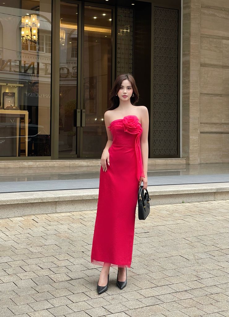 Đầm dài cúp ngực đính hoa 3D