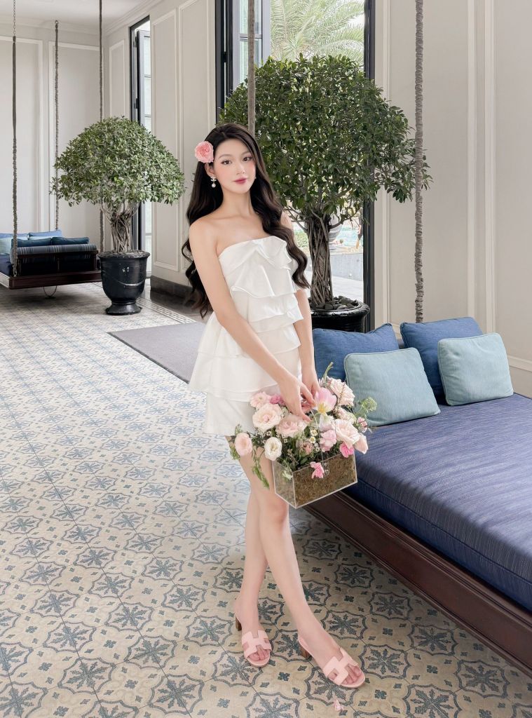 Set áo bèo cúp ngực phối quần kaki ngắn
