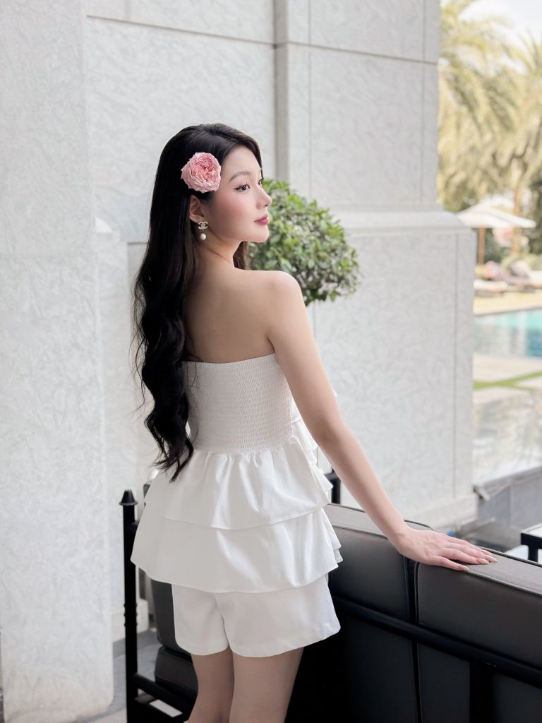 Set áo bèo cúp ngực phối quần kaki ngắn